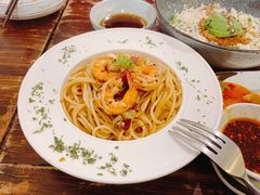 鲜虾蒜辣意面-小食院简餐厅