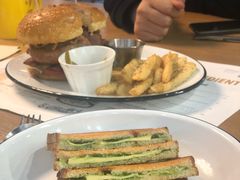 -HELLO 27 意面·沙拉·帕尼尼