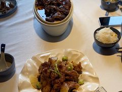 -八府香鸭·啫啫煲(华山路店)