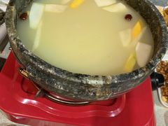 -墨脱石锅椰子鸡•香草鸭•东山羊(大东海店)