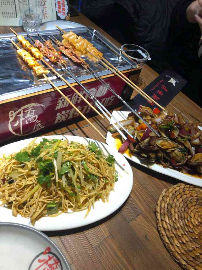 桥底串吧-"#vip 大作战# 颜值很高的一个餐厅,."-大众点评移动版