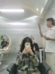 -Tloml salon