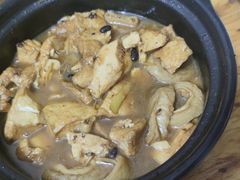 豆腐肥肠煲-海口滨海新村143号海南老字号炒菜店