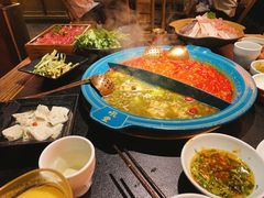 鸳鸯锅有料酥肉豆花-吼堂老火锅(太古里总店)