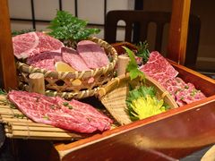 -山川小町·极番烧肉(新地假日广场店)