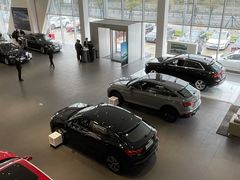 -上海冠松华奥奥迪4S店(张江店)