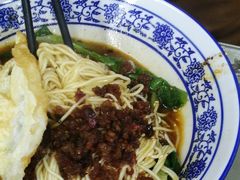 -渝之汇牛肉豌杂面