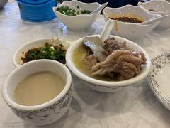 -鲁朗纳麦石锅鸡庄园