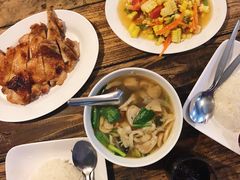 冬阴功蘑菇汤-Cherng Doi Roast Chicken