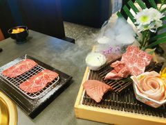 -铭牛烧肉·和牛海鲜自助(高新月牙湖店)