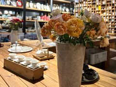 -LEO CAFE