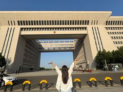 -霍尔果斯国门景区