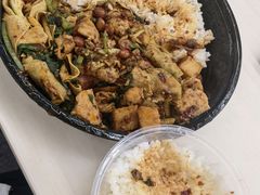 -愉肴麻辣香锅(中北镇店)