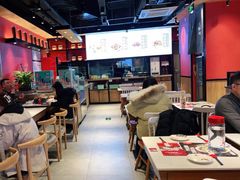 大堂-渝是乎酸菜鱼·川渝小炒(新世界百货望京店)