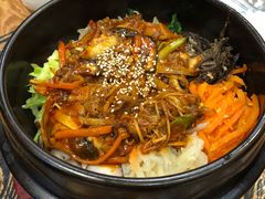 蘑菇烤牛肉石锅拌饭-本粥&拌饭cafe(欧亚新生活店)