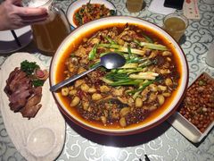 -巴特餐饮6加1音乐餐吧·新疆菜