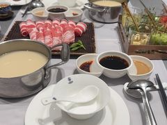 -红鼎豆捞·非遗鲍皇汤火锅(宝丰路店)