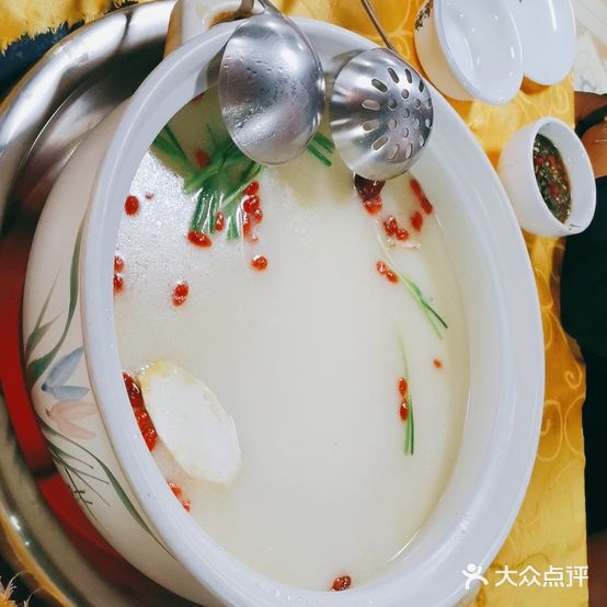布食鱼水湾参鱼火锅(威清路店)