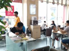 大堂-李先生牛肉面大王(营口大润发店)