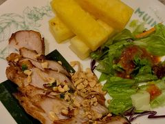 西贡炭烧烤猪颈肉配菠萝-美奈小馆·东南亚菜(福田星河COCO Park店)