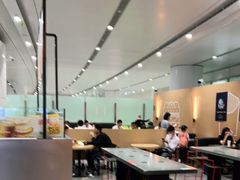 大堂-麦当劳(北京大兴机场二层国内到达(安检外)店)