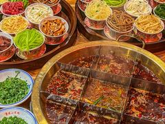 -小天鹅火锅·一线江景洪鼎旗舰店(洪崖洞店)