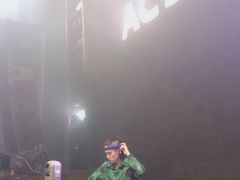-SPACE(欢乐颂购物中心店)