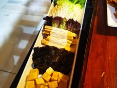 -八次方巴乡石锅鱼·金海湖水库活鱼(谷丰东路店)