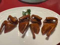 玻璃脆皮乳鸽-利苑酒家(金宝店)