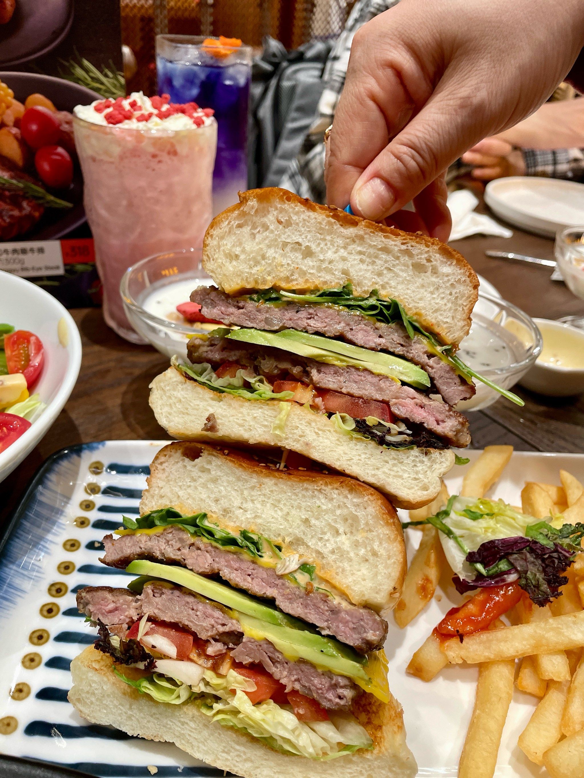 上海虹口龙之梦里的浪漫西餐