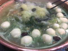 -景明轩•养生酸汤鱼火锅 云贵鲜菌 现舂野果酸汤(王寨小区店)