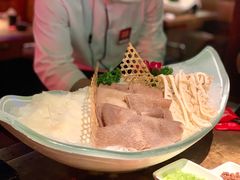 -左庭右院鲜牛肉火锅(环球港店)