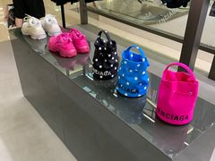 -BALENCIAGA(恒隆广场店)