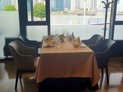 靠窗位-RIVIERA 松鹤楼(外滩店)