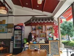 -鸿浩扒猪脚米线