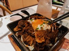 温泉蛋拌烤牛肉-花漫里日式餐厅(南安中骏店)
