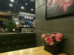 卡座-愉肴麻辣香锅(中山路店)