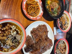 -爆炸头阿姨小四川正宗川味小吃(无任何分店)