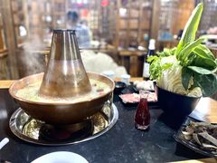 -果松木炭酸菜铜火锅·外婆参鸡汤