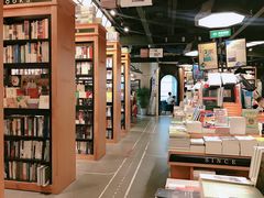 -西西弗书店&矢量咖啡(凯德晶萃广场店)