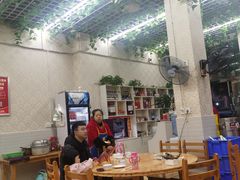 大堂-一品红烧鸭特色川菜(三岔湖店)