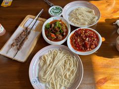 -歹歹的加个面过油肉拌面