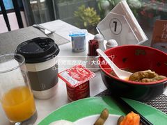 -深圳富苑皇冠假日套房酒店