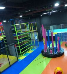 -蹦贝运动中心·蹦床·攀岩·闯关(龙岗店)