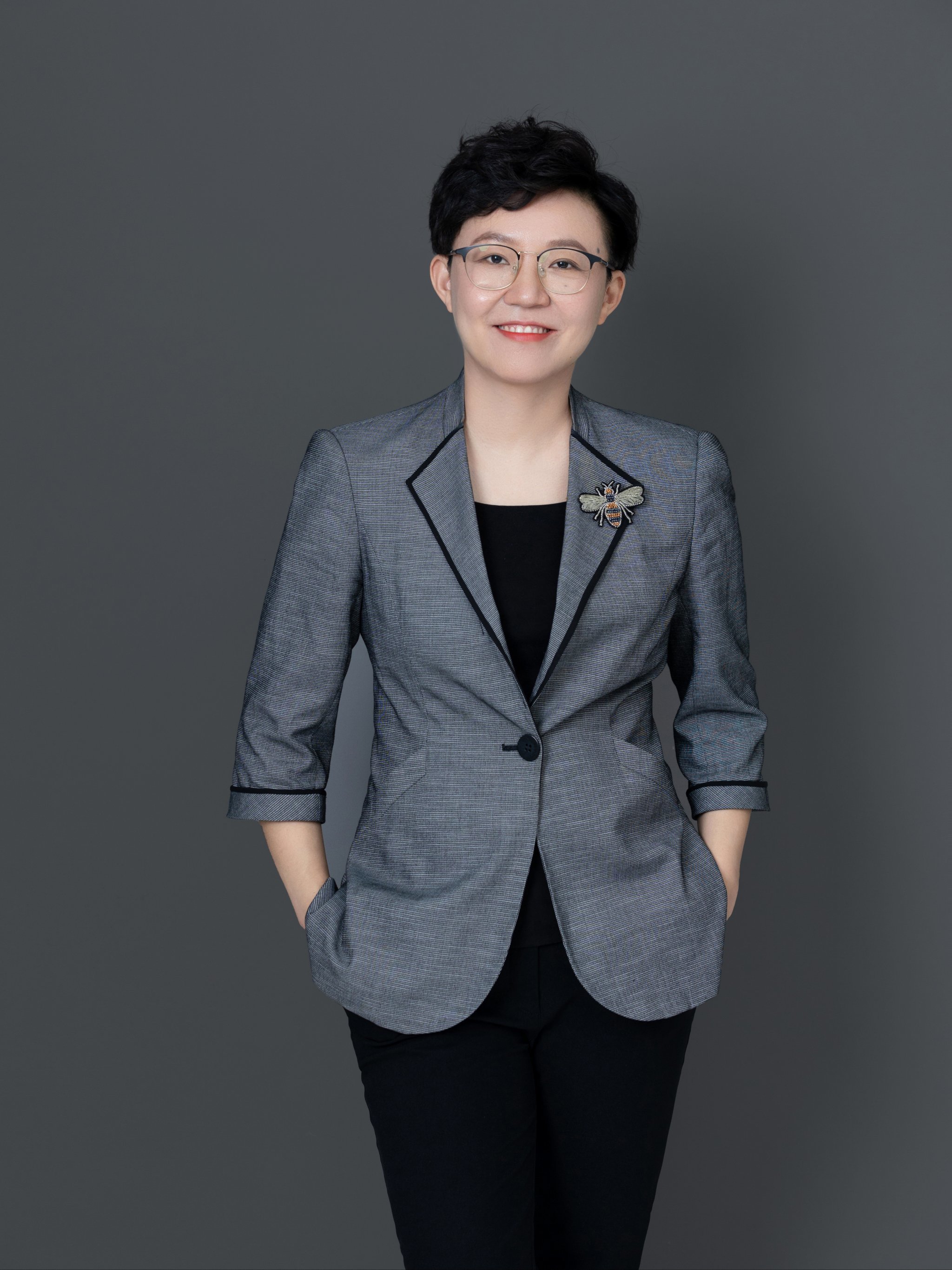 给张琦老师拍了一组职业形象照!