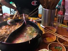 -灌县老妈砂锅串串香(万科红生活广场店)