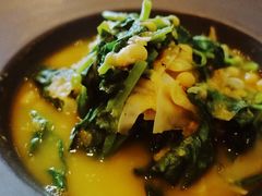 豌豆黄浸豌豆尖-半山腰·云南菜(侨福芳草地店)
