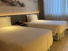 -深圳龙华大浪商业中心亚朵X酒店