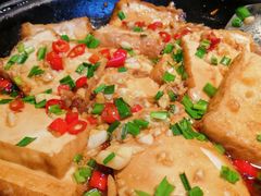 砂锅豆腐-费大厨辣椒炒肉(万家丽一店)
