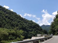 -秦岭峡谷漂流景区